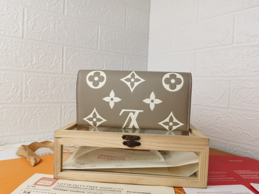 Louis Vuitton Sarah Wallet Giant Monogram Empreinte Leather - Picture 3 of 9